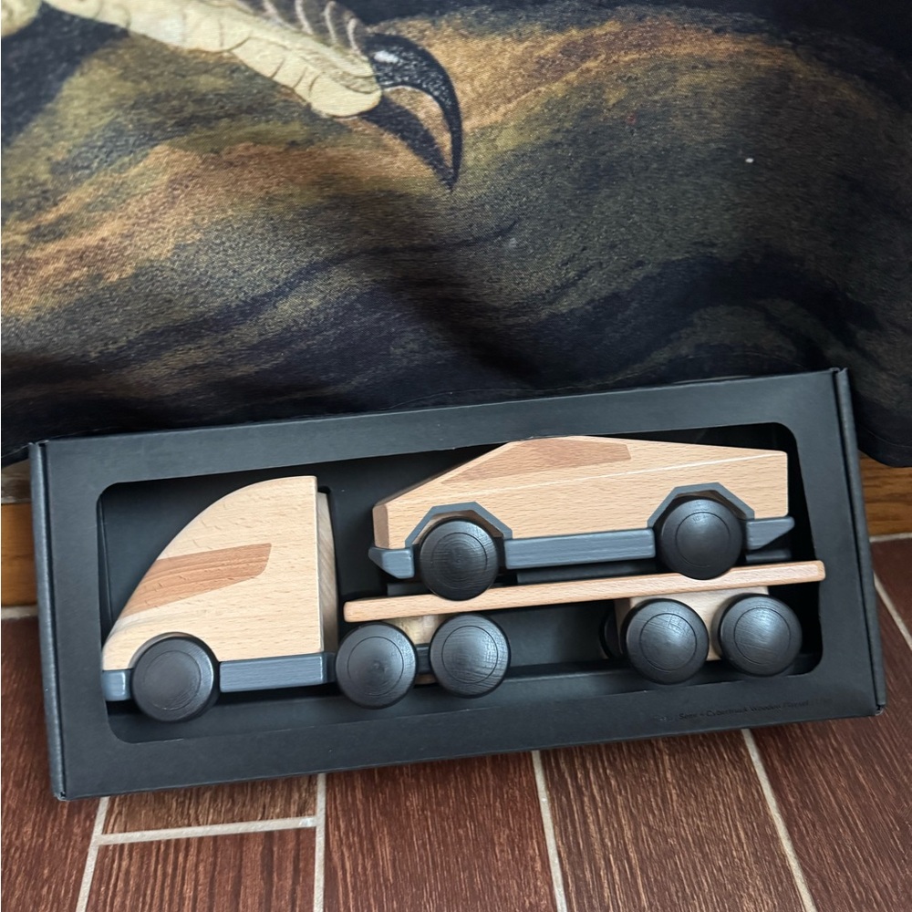 Tesla Wooden Toy Truck and Car Set - Black and Tan